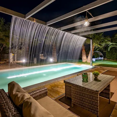 Villa Kymaros