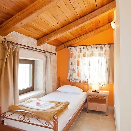 Kymaros Villa