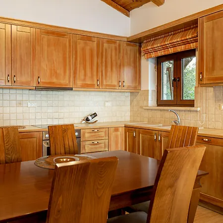 Kymaros Villa Keri
