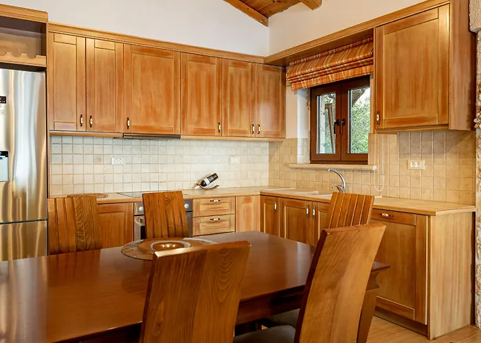 Kymaros Villa Keri